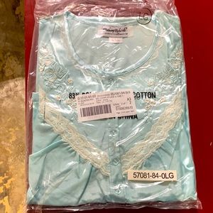 Ladies night gown, light blue NWT